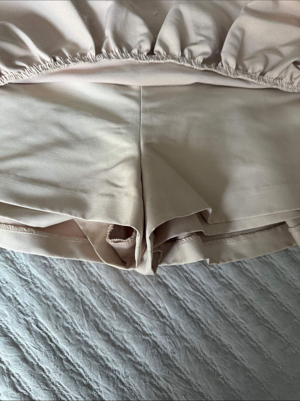 H&M Cream Mini Skirt w/Ruffle Creamy Beige Sz 4 ❤️ - Picture 6 of 9